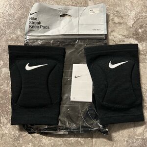 Women’s Nike Streak Volleyball Knee Pads Black Size M - L